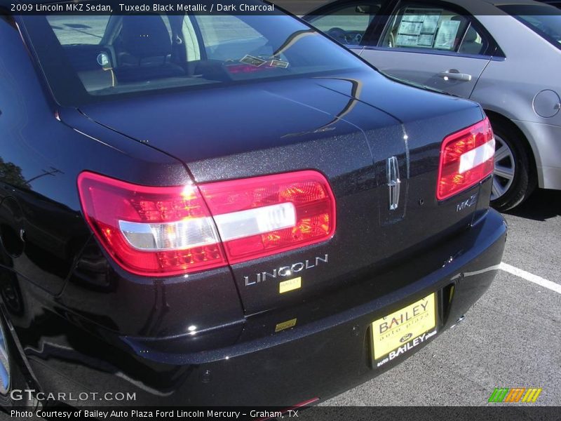 Tuxedo Black Metallic / Dark Charcoal 2009 Lincoln MKZ Sedan