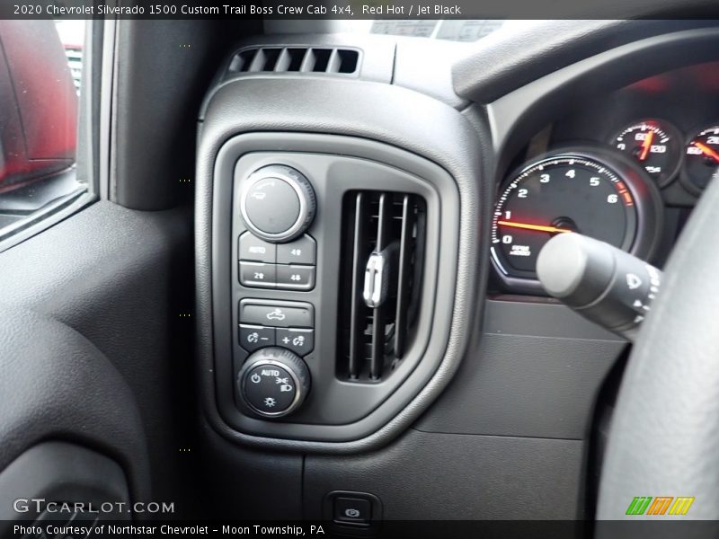 Controls of 2020 Silverado 1500 Custom Trail Boss Crew Cab 4x4