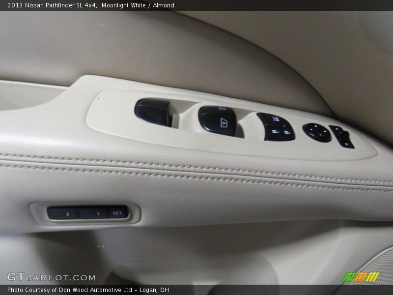 Moonlight White / Almond 2013 Nissan Pathfinder SL 4x4