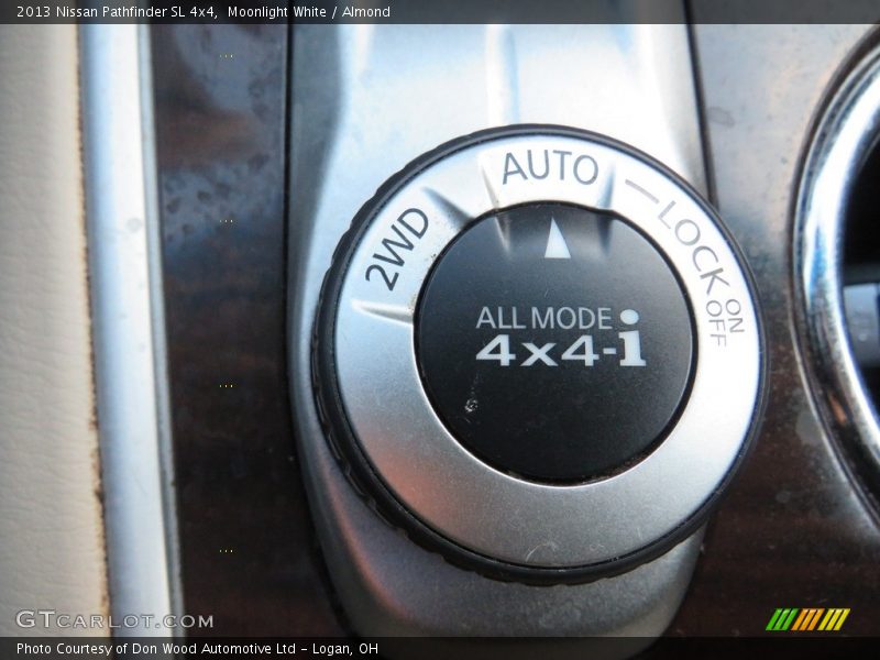 Moonlight White / Almond 2013 Nissan Pathfinder SL 4x4
