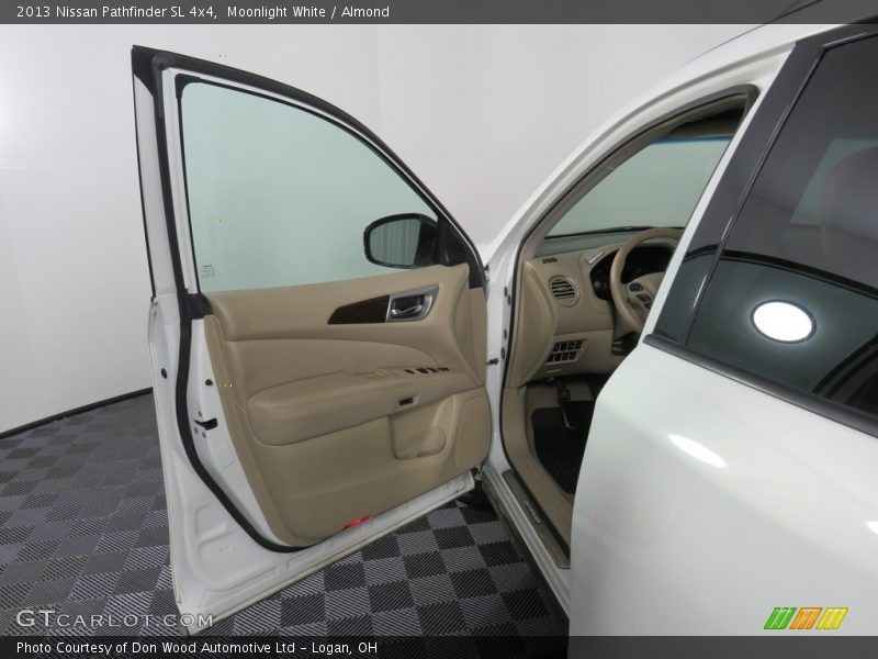 Moonlight White / Almond 2013 Nissan Pathfinder SL 4x4