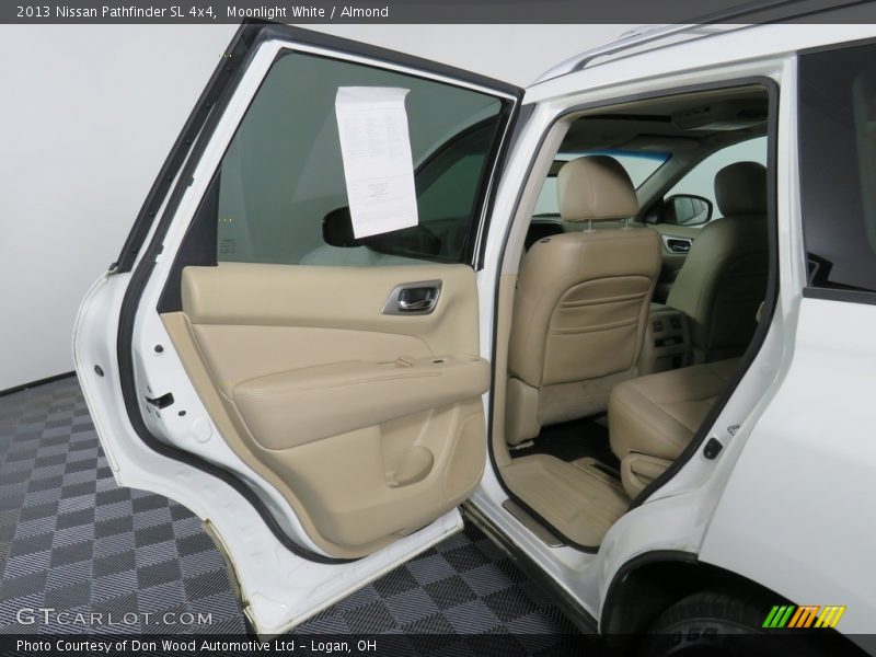Moonlight White / Almond 2013 Nissan Pathfinder SL 4x4