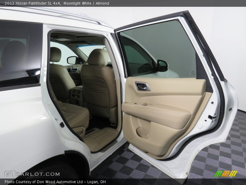 Moonlight White / Almond 2013 Nissan Pathfinder SL 4x4