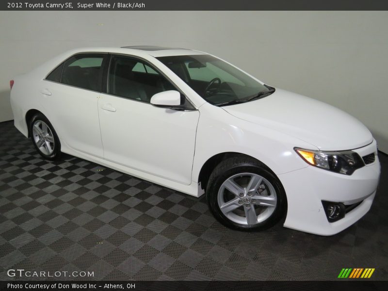 Super White / Black/Ash 2012 Toyota Camry SE