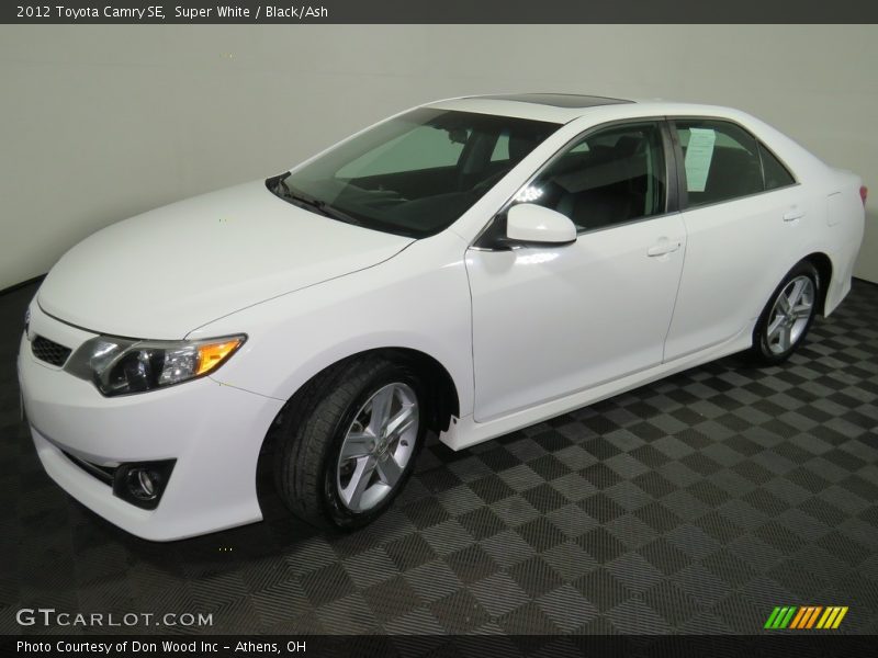 Super White / Black/Ash 2012 Toyota Camry SE