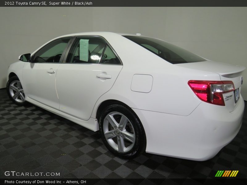 Super White / Black/Ash 2012 Toyota Camry SE