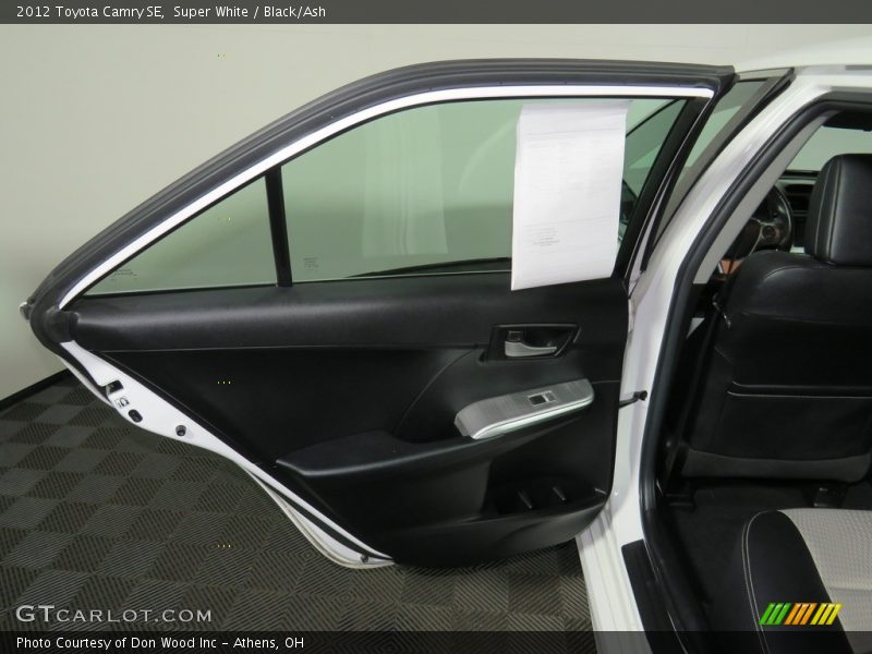 Super White / Black/Ash 2012 Toyota Camry SE