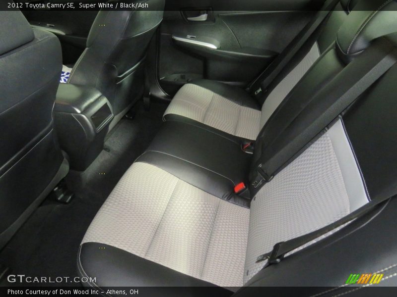 Super White / Black/Ash 2012 Toyota Camry SE
