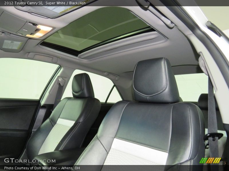 Super White / Black/Ash 2012 Toyota Camry SE