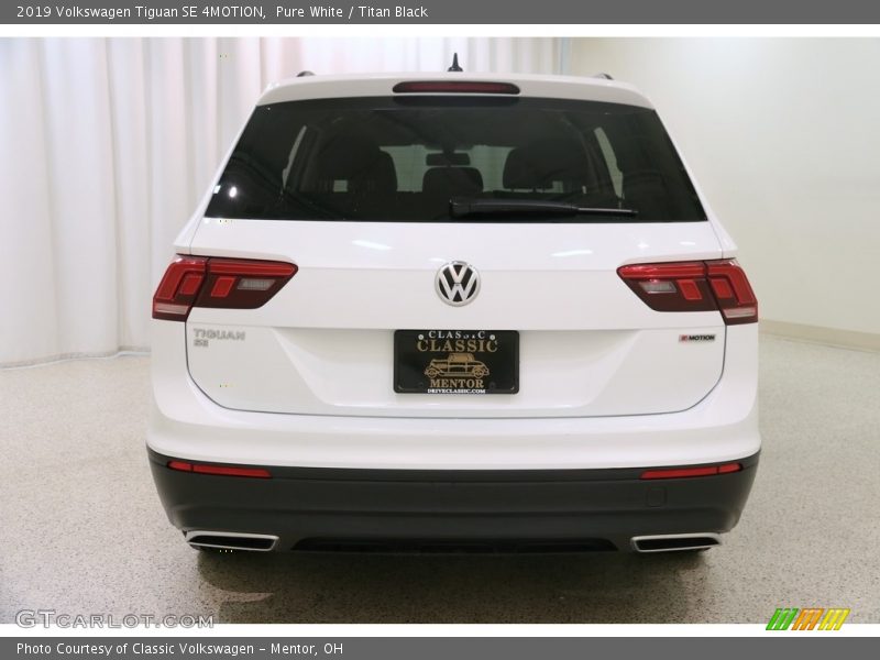 Pure White / Titan Black 2019 Volkswagen Tiguan SE 4MOTION