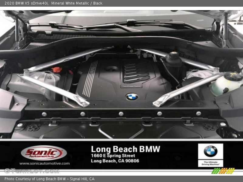 Mineral White Metallic / Black 2020 BMW X5 sDrive40i