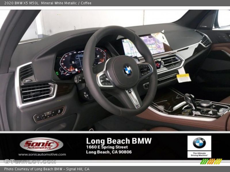 Mineral White Metallic / Coffee 2020 BMW X5 M50i