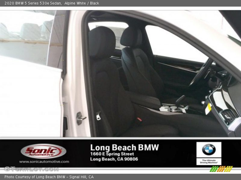 Alpine White / Black 2020 BMW 5 Series 530e Sedan
