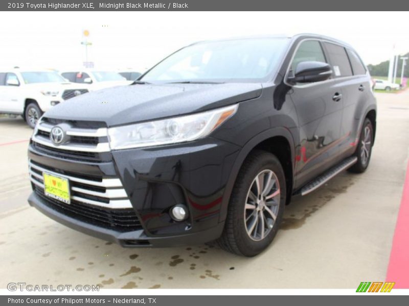 Midnight Black Metallic / Black 2019 Toyota Highlander XLE