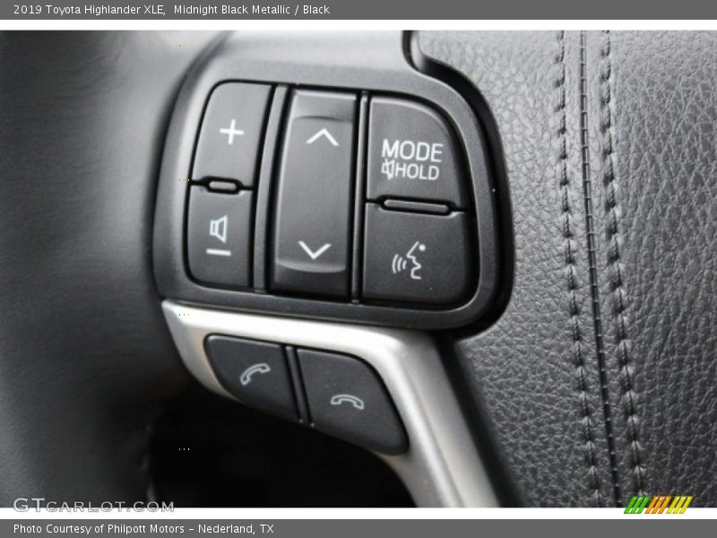 Midnight Black Metallic / Black 2019 Toyota Highlander XLE