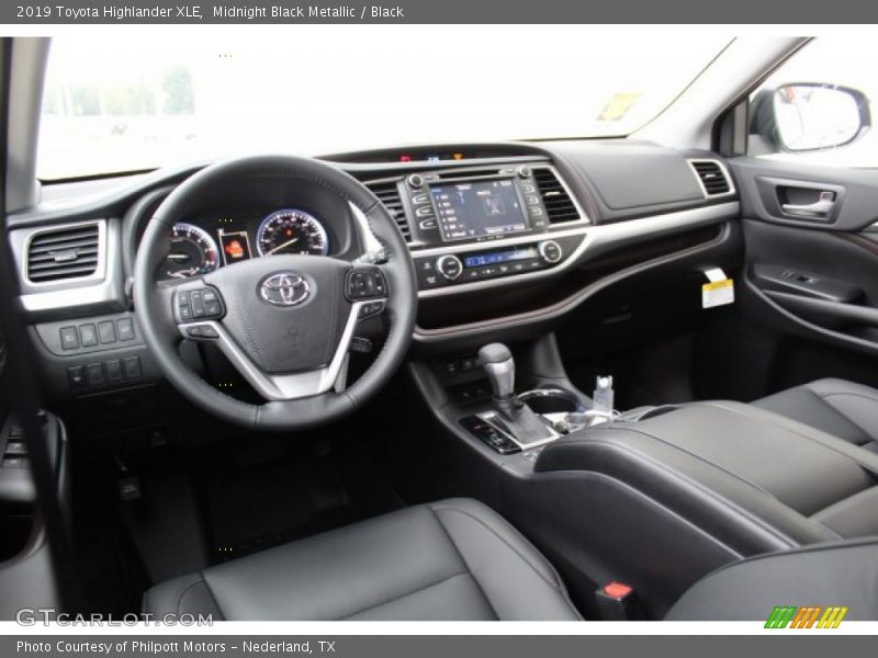Midnight Black Metallic / Black 2019 Toyota Highlander XLE