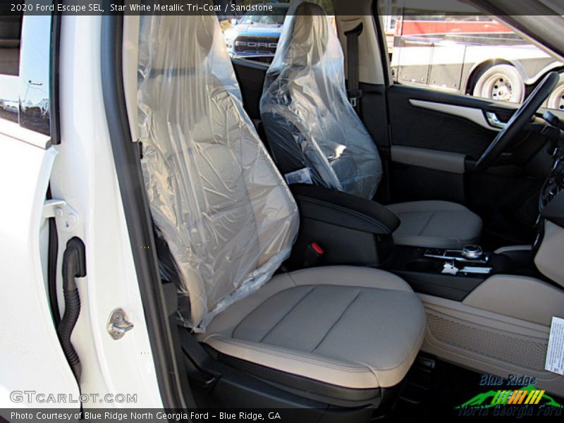 Star White Metallic Tri-Coat / Sandstone 2020 Ford Escape SEL