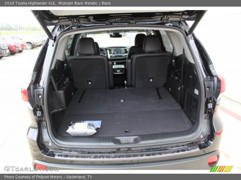 Midnight Black Metallic / Black 2019 Toyota Highlander XLE