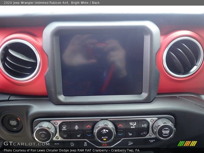 Bright White / Black 2020 Jeep Wrangler Unlimited Rubicon 4x4