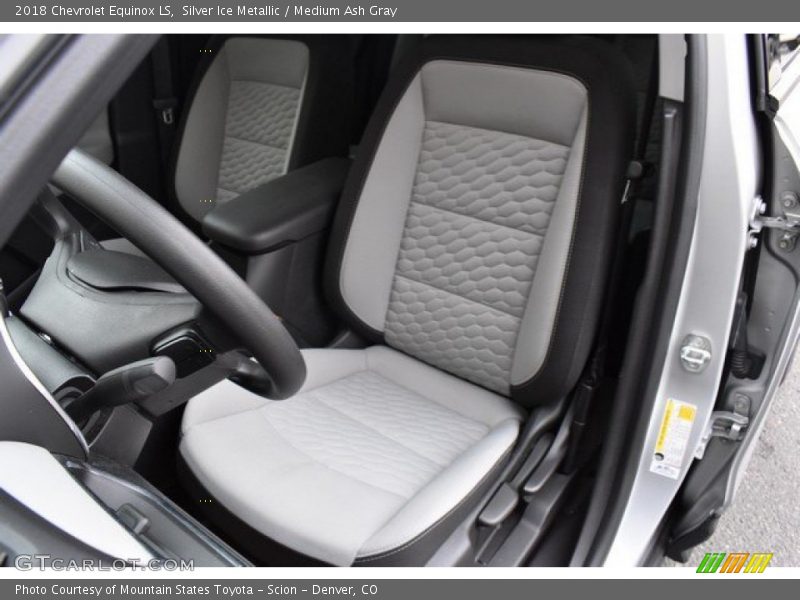 Silver Ice Metallic / Medium Ash Gray 2018 Chevrolet Equinox LS