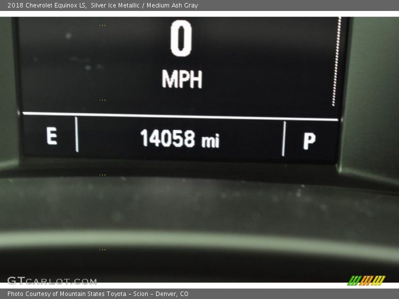 Silver Ice Metallic / Medium Ash Gray 2018 Chevrolet Equinox LS