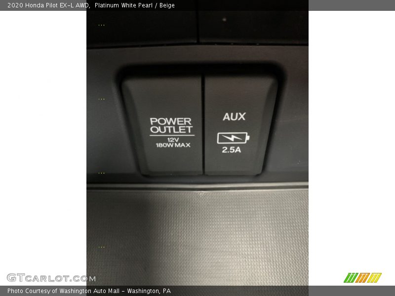 Platinum White Pearl / Beige 2020 Honda Pilot EX-L AWD