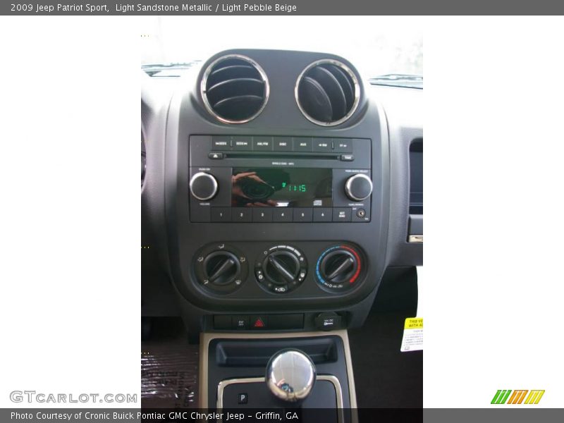 Light Sandstone Metallic / Light Pebble Beige 2009 Jeep Patriot Sport