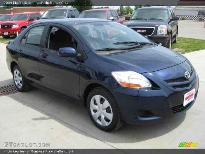Midnight Black / Gray 2004 Kia Rio Sedan