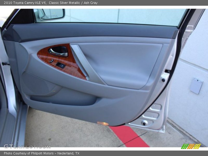 Classic Silver Metallic / Ash Gray 2010 Toyota Camry XLE V6