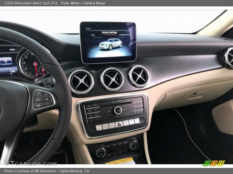 Polar White / Sahara Beige 2020 Mercedes-Benz GLA 250