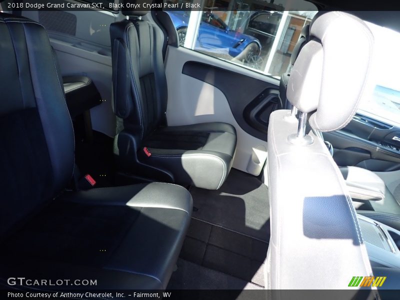 Black Onyx Crystal Pearl / Black 2018 Dodge Grand Caravan SXT