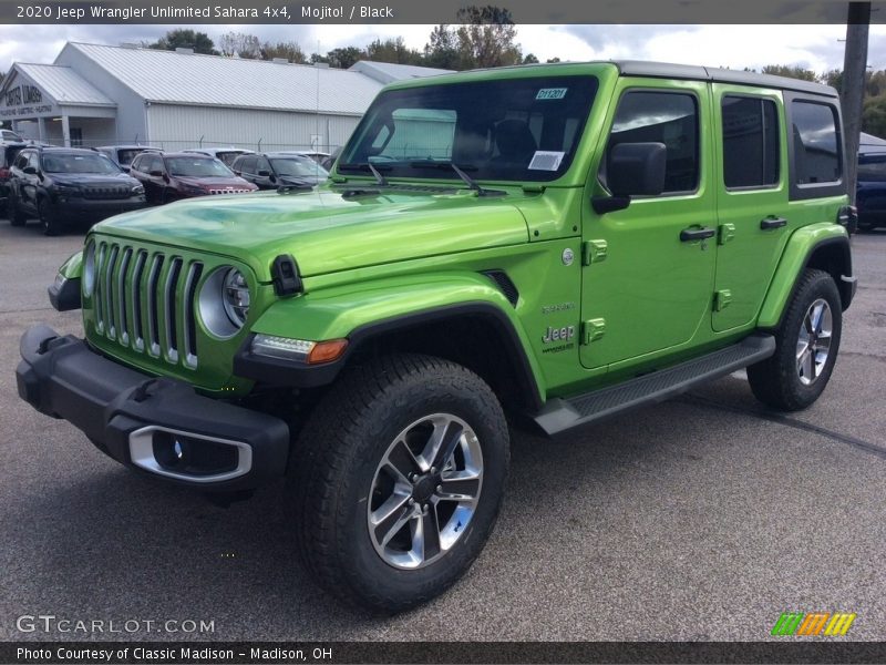 Front 3/4 View of 2020 Wrangler Unlimited Sahara 4x4