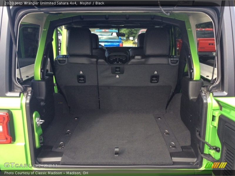  2020 Wrangler Unlimited Sahara 4x4 Trunk