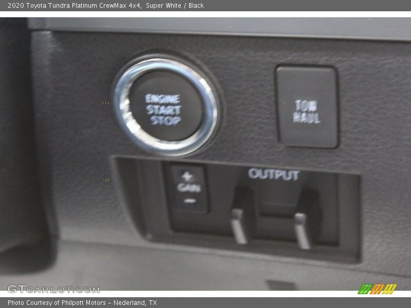 Super White / Black 2020 Toyota Tundra Platinum CrewMax 4x4
