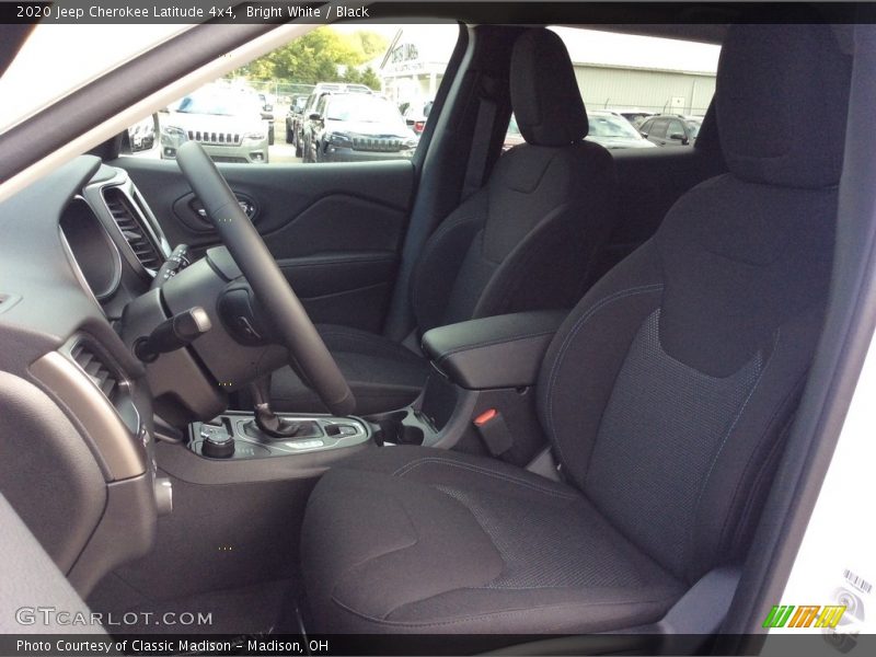 Bright White / Black 2020 Jeep Cherokee Latitude 4x4