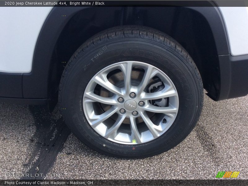 Bright White / Black 2020 Jeep Cherokee Latitude 4x4