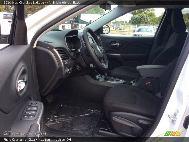 Bright White / Black 2020 Jeep Cherokee Latitude 4x4