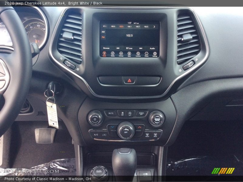 Bright White / Black 2020 Jeep Cherokee Latitude 4x4