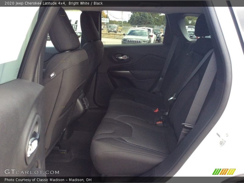 Bright White / Black 2020 Jeep Cherokee Latitude 4x4