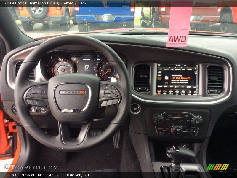 Torred / Black 2019 Dodge Charger SXT AWD