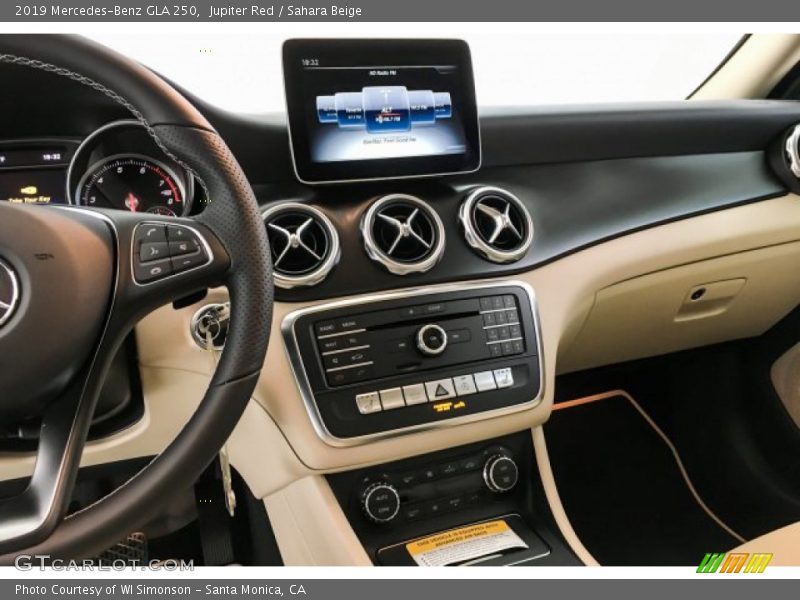 Jupiter Red / Sahara Beige 2019 Mercedes-Benz GLA 250