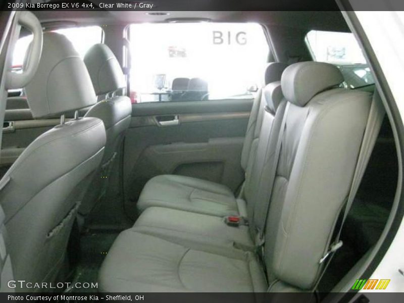 Clear White / Gray 2009 Kia Borrego EX V6 4x4