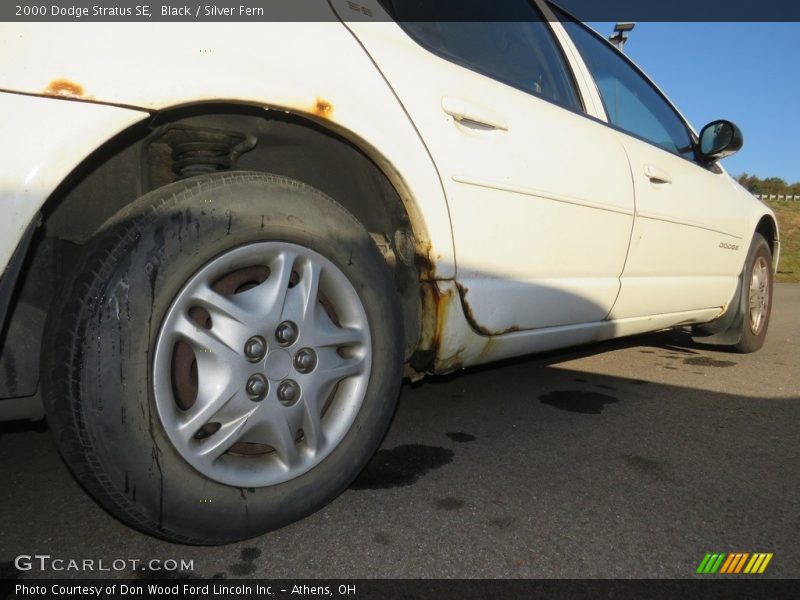 Black / Silver Fern 2000 Dodge Stratus SE