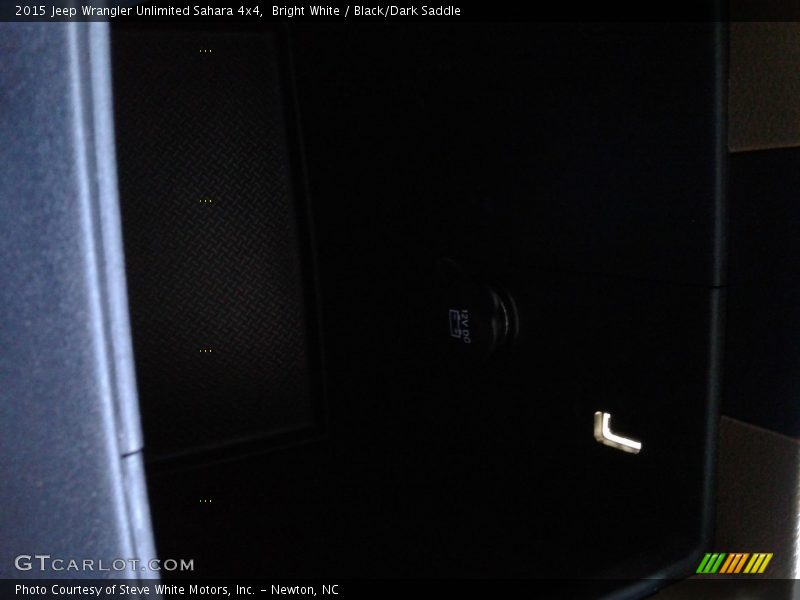 Bright White / Black/Dark Saddle 2015 Jeep Wrangler Unlimited Sahara 4x4