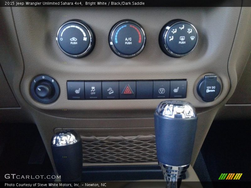 Bright White / Black/Dark Saddle 2015 Jeep Wrangler Unlimited Sahara 4x4