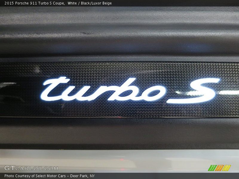 White / Black/Luxor Beige 2015 Porsche 911 Turbo S Coupe