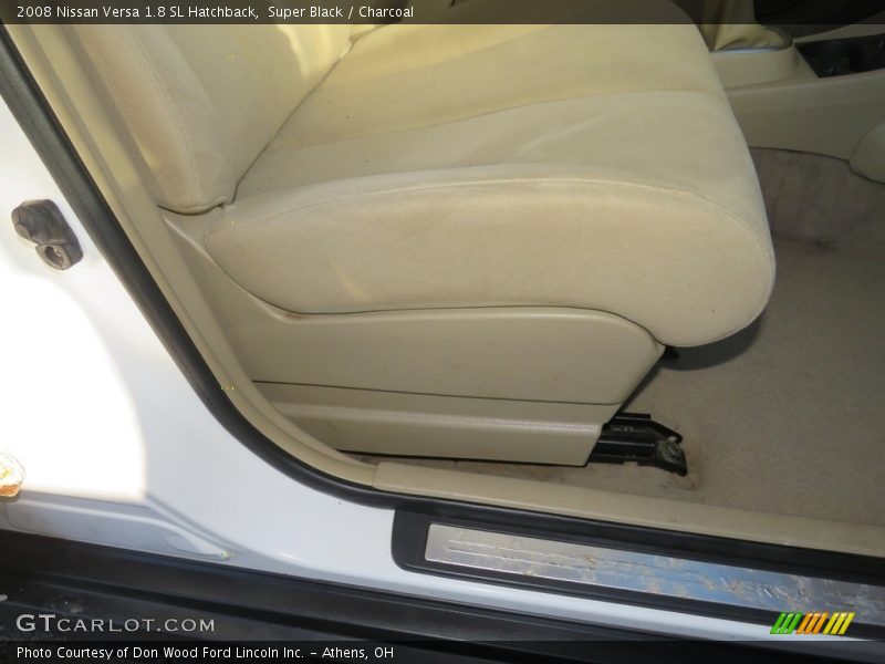 Super Black / Charcoal 2008 Nissan Versa 1.8 SL Hatchback