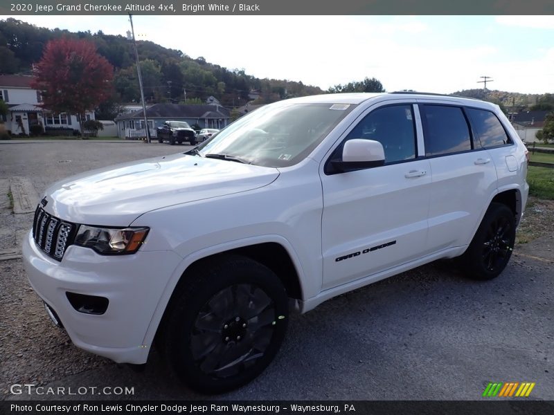 Bright White / Black 2020 Jeep Grand Cherokee Altitude 4x4