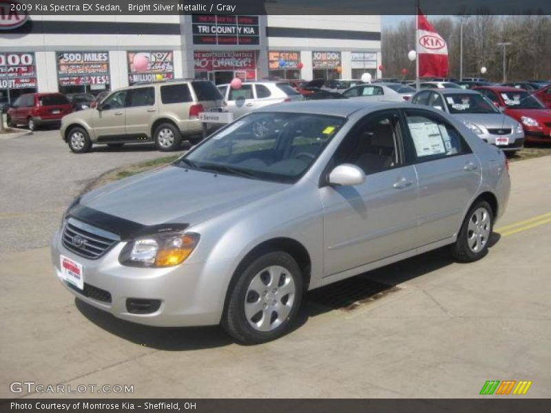 Bright Silver Metallic / Gray 2009 Kia Spectra EX Sedan