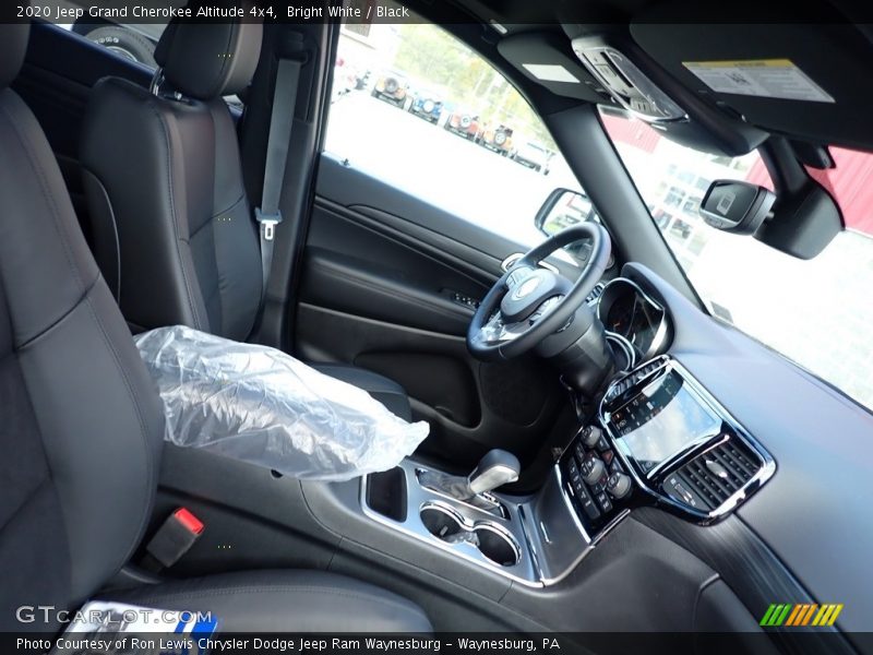 Bright White / Black 2020 Jeep Grand Cherokee Altitude 4x4